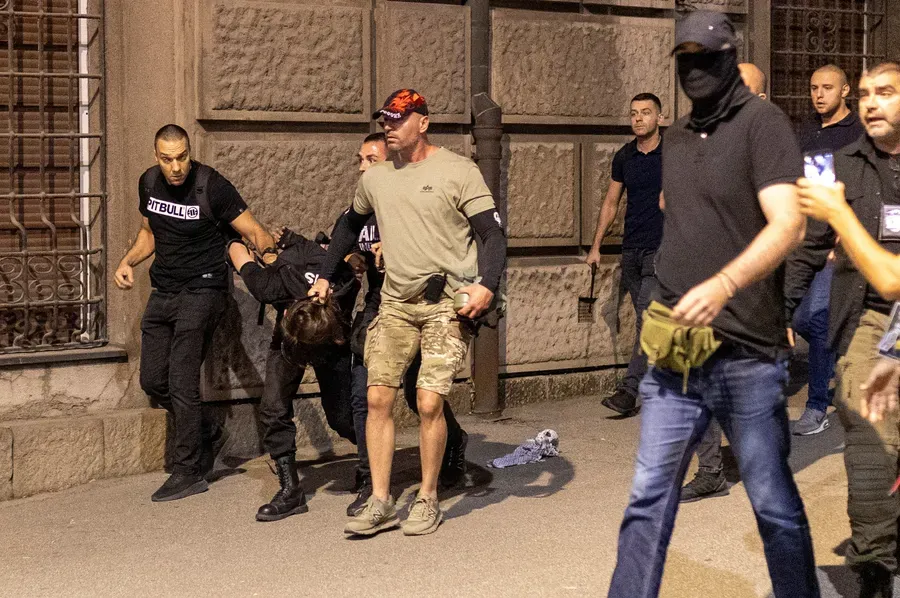 MUP demantuje navode studentkinje: uvedeni su u zgradu Vlade iz bezbednosnih razloga, sve po zakonu