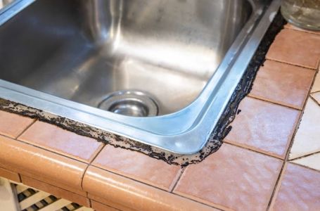 Očistite SILIKON OKO SUDOPERE OD CRNE BUĐI brzo, lako i efikasno: Ovaj trik je spas