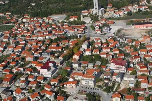 Masovna tučnjava na Veliku Gospu u Posušju: letjele flaše, prijave za četiri osobe