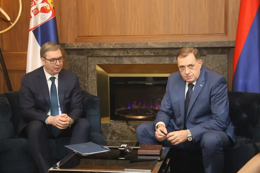Dok Srbija gori protestima, Vučić pregovara s političarima iz RS-a