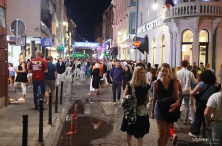 Sarajevo živi najbolje dane u godini — počinje zabava druge večeri SFF‑a