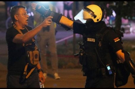 RAT NA ULICAMA SRBIJE: Beograd gori, Vučić šalje policiju na narod i NEGIRA