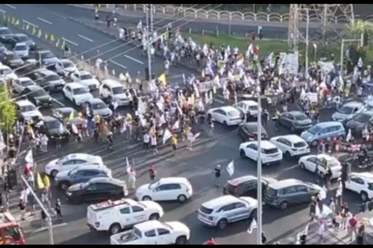 Masovni protesti za kraj rata širom Izraela: 'Danas ćemo blokirati cijelu zemlju, nećemo odustati'