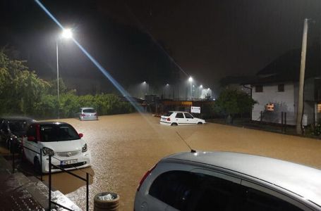 Poplave u centru Laktaša: Gradonačelnik apeluje na građane za strpljenje i pomoć!