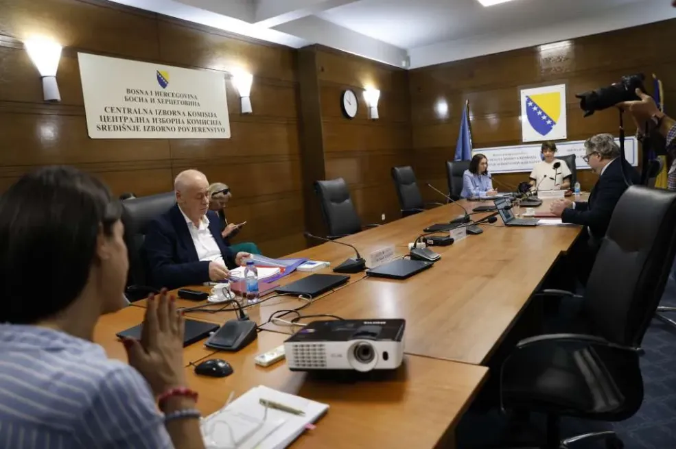CIK BiH bi trebao u roku od 90 dana raspisati prijevremene izbore za predsjednika RS