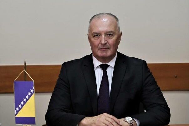 Helez: Sruši se "Srpski svet" kao kula od karata