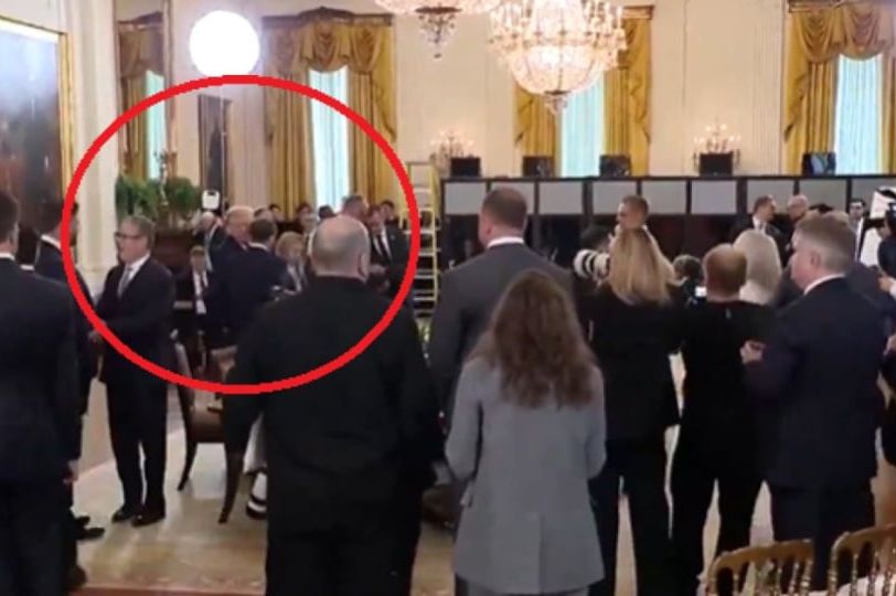 TRUMP I MARCON MISLILI DA IH NIKO NE ČUJE: Mikrofon je snimio njihov razgovor