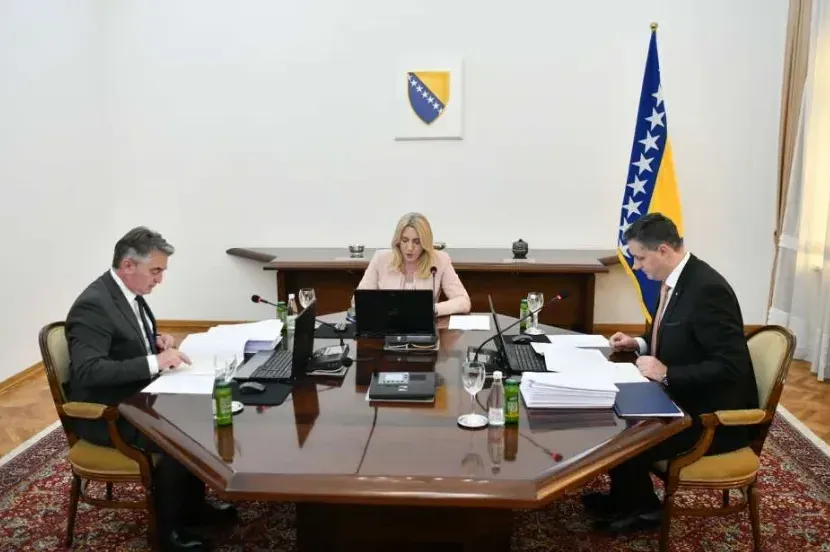 Cvijanović glasala protiv, ali nije mogla spriječiti – stiže 5 miliona KM za izbore u RS-u!