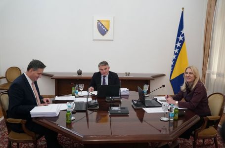 Predsjedništvo usvojilo budžet, Cvijanovićeva preglasana