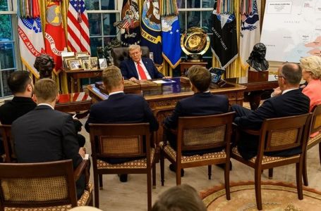 Trump postavio kartu u Bijeloj kući i poslao poruku Zelenskom: SVE JE JASNO