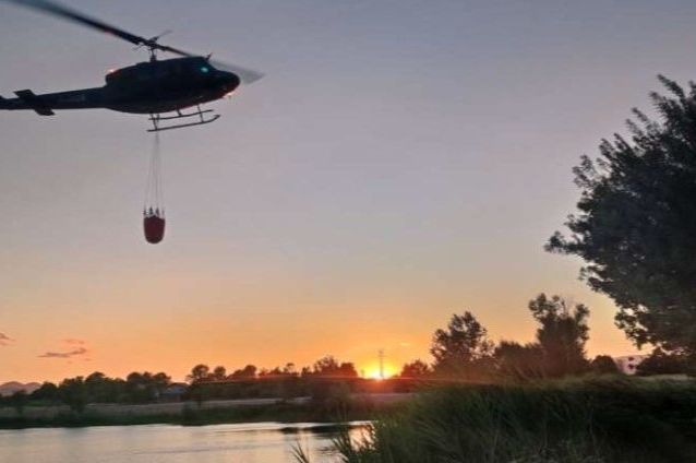 Helikopter OS BiH spreman za gašenje požara kod Neuma