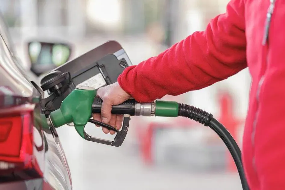 U padu cijene nafte u BiH: Konačno jeftinije gorivo na pumpama