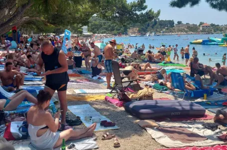 Pojavio se video s plaže u Makarskoj, podigao je buru na mrežama: “Ovo prelazi sve granice”