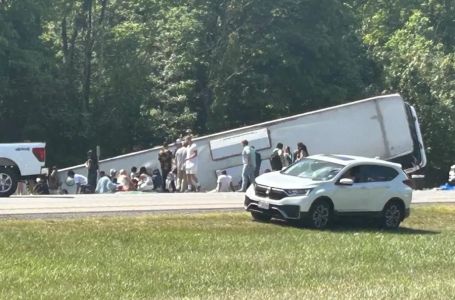 Teška saobraćajna nesreća u SAD-u: Prevrnuo se autobus, ima i poginulih