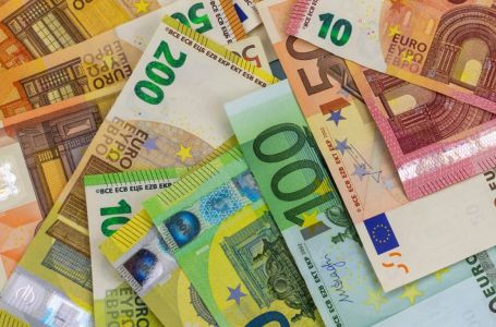 Novac stiže za 4 horoskopska znaka: Evo ko će dobiti pare do 30. avgusta