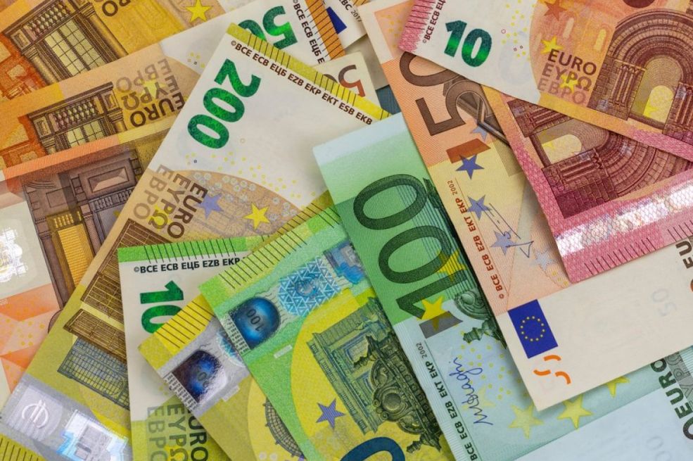 Novac stiže za 4 horoskopska znaka: Evo ko će dobiti pare do 30. avgusta