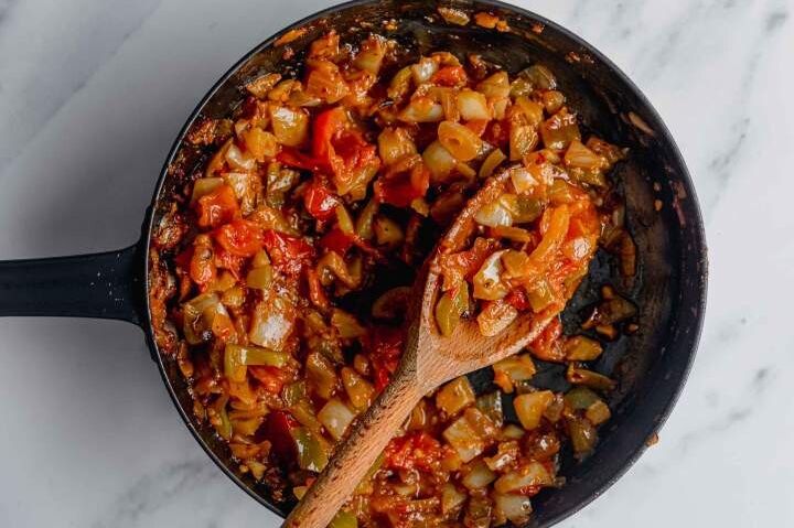 Miriše na sataraš: Recept za ljetni klasik koji savršeno paše uz meso, rižu ili tjesteninu