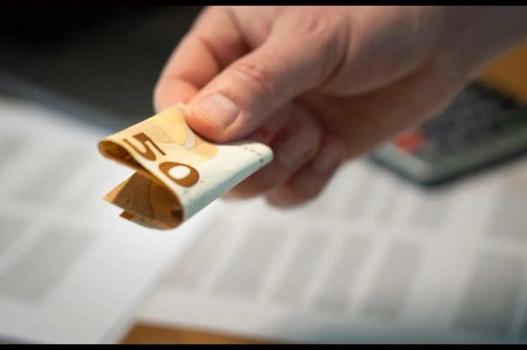 Nema baš para u kući? Samo stavite novčanicu na ovo mjesto i gledajte kada novac krene da se gomila