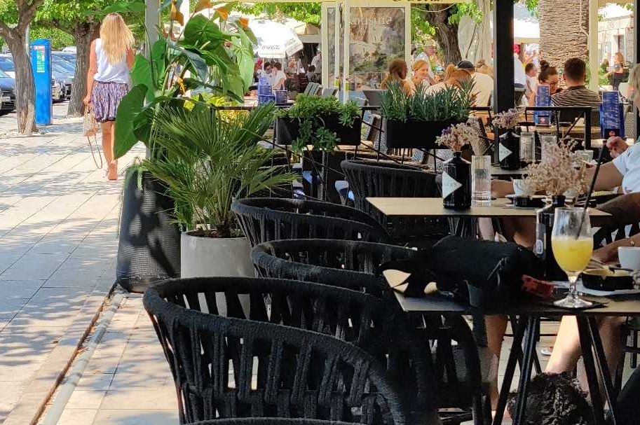 Ugostitelji u Makarskoj šokirani zbog sezone: "Znate li šta gosti rade ove godine?"