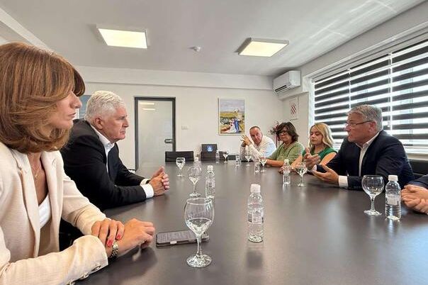 Politička drama u Grudama: Dok Poskok istražuje otimačinu, Čović staje uz načelnika!