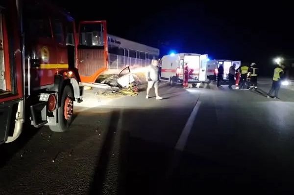 Dvije teške nesreće u Gračanici: Intervenisali vatrogasci