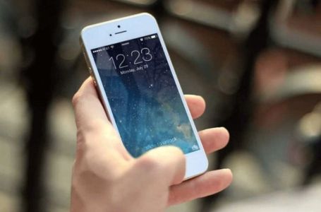 Ova država potpuno zabranila mobilne telefone i digitalne uređaje u školama