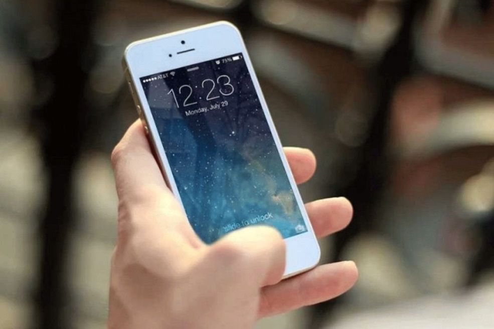 Ova država potpuno zabranila mobilne telefone i digitalne uređaje u školama