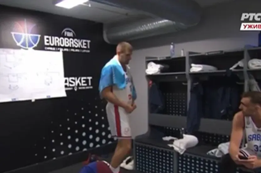 Pogledajte šta je Jokić uradio u svlačionici Srbije, nedugo nakon pobjede nad Estonijom