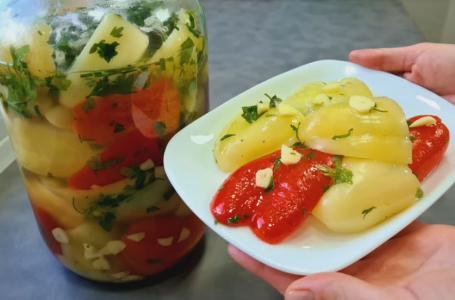 Kisele paprike sa bijelim lukom po receptu starom 50 godina: Ne kuhaju se, a gotove su očas posla