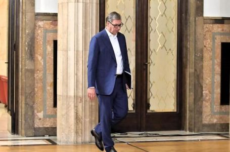Vučić ponovo "miješa prste" u BiH: S Putinom najavio razgovor o RS-u
