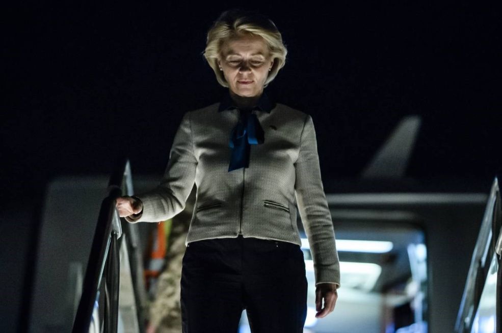 Drama na nebu iznad Balkana: Rusi onesposobili avion Ursule von der Leyen