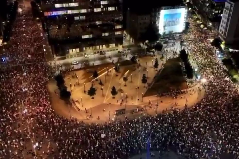 MUP Srbije objavio koliko ljudi je juče bilo na protestima