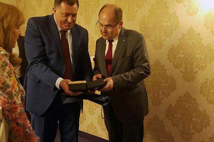 BN tvrdi: Dodik i Schmidt proteklih mjeseci imali više tajnih sastanaka, poznata i tema pregovora?