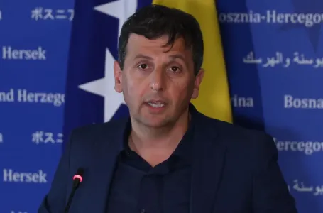 Vukanović: “Vladu RS sklepali jutros”