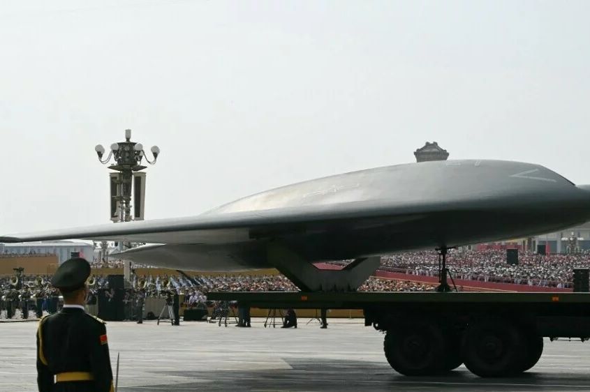 Kina pokazala dosad neviđeno oružje od kojeg strahuje Zapad