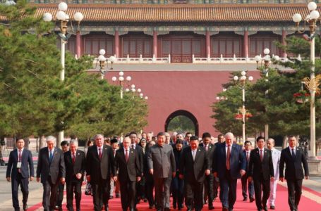 Evo gdje je Vučić stajao na zajedničkom fotografisanju u Kini: Imate pravo jednom da pogađate