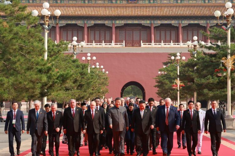 Evo gdje je Vučić stajao na zajedničkom fotografisanju u Kini: Imate pravo jednom da pogađate