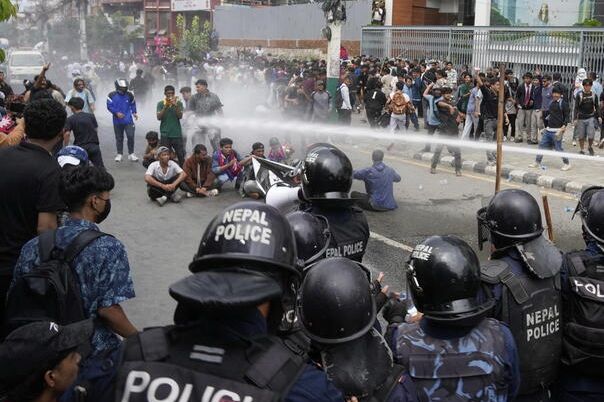 Sukobi u Nepalu zbog zabrane društvenih mreža: poginulo najmanje 17 osoba!