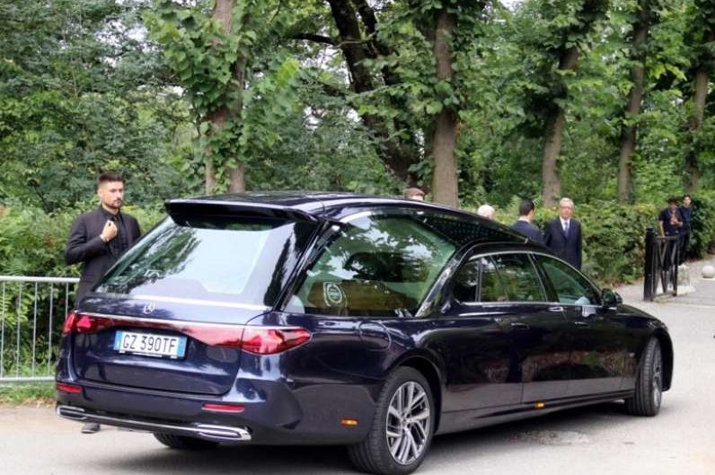 Giorgio Armani sahranjen u rodnom selu Rivalta u krugu najbližih!