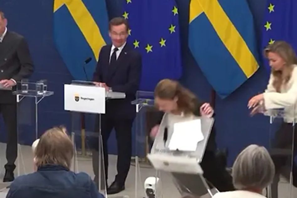 Ministrica se onesvijestila i srušila na presici: Ovo je razlog (VIDEO)