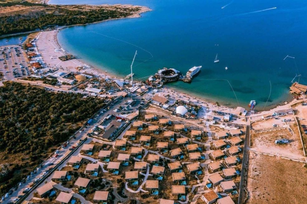 Šok na Jadranu: More u Pločama puno fekalija, opasno za kupanje