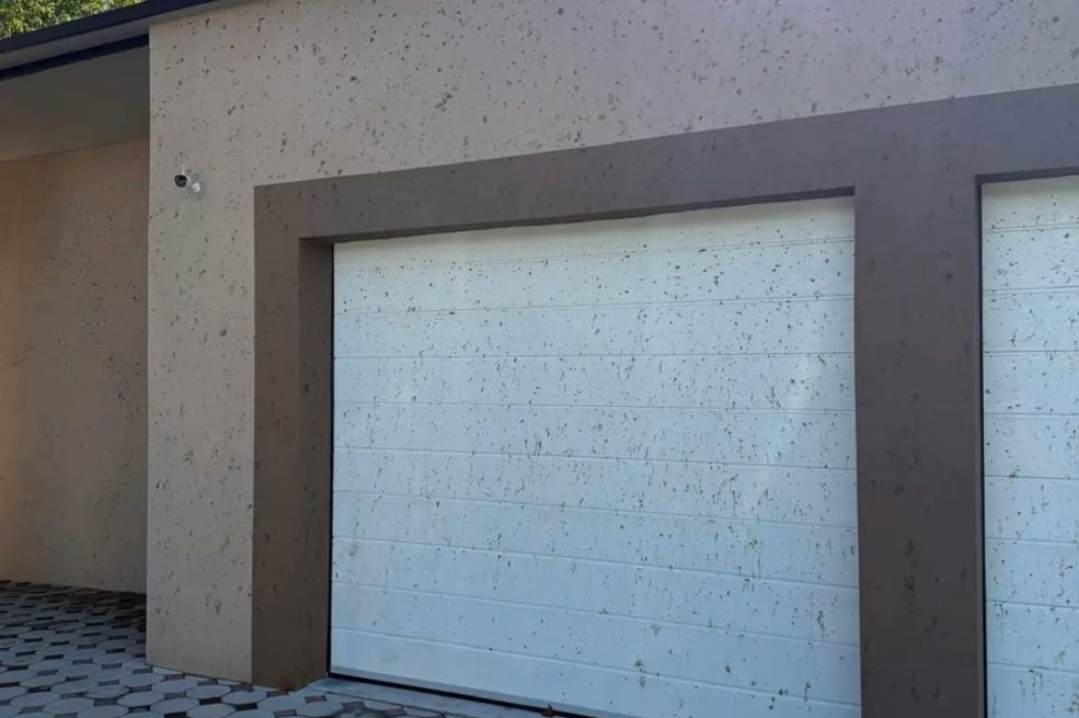 Građani u šoku: Čudni tragovi na fasadama nakon olujnog nevremena u Mostaru