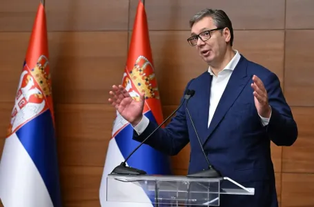 Vučić: Vojna parada izraz naše želje da obilježimo Dan srpskog jedinstva