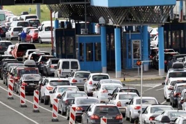 Pojačan saobraćaj na izlazu iz BiH, moguća zadržavanja na granicama