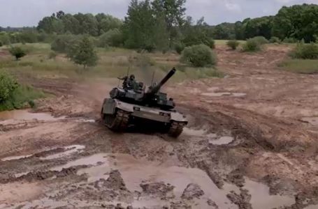 Alarm u još jednoj članici NATO-a: Ruski dronovi navodno upali u njihov prostor, traže hitnu istragu