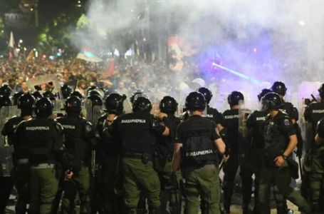 Analiza: Policija je koristila opasan CN gas protiv studenata u Novom Sadu!