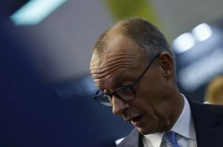 Njemački kancelar u suzama: "Sram me što se to događa i zato objavljujem rat..." (VIDEO)