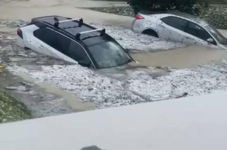 Jaka oluja u regionu, automobili pod vodom: Vjetar rušio drveće!