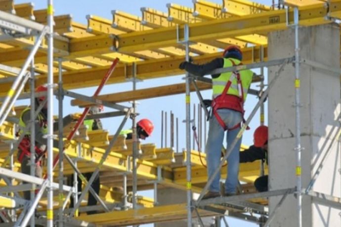 Pravda na čekanju: Porodice poginulih radnika čekaju dok poslodavac nastavlja posao!