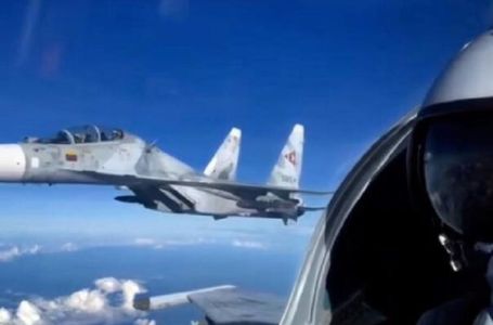 SAD poslao brodove, Venecuela digla ruske avione